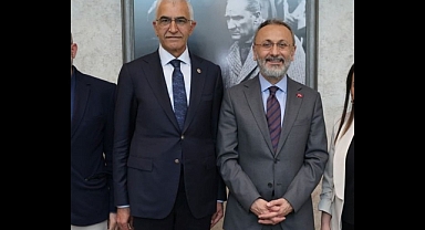 CHP İstanbul Milletvekili Yüksel Mansur Kılınç, Eyüpsultan Belediyesi'nde Ağırlanarak Karşılandı